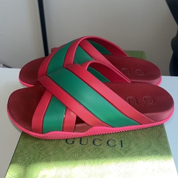 ❤️💚GUCCI RUBBER SLIDE gently worn - Picture 3 of 8